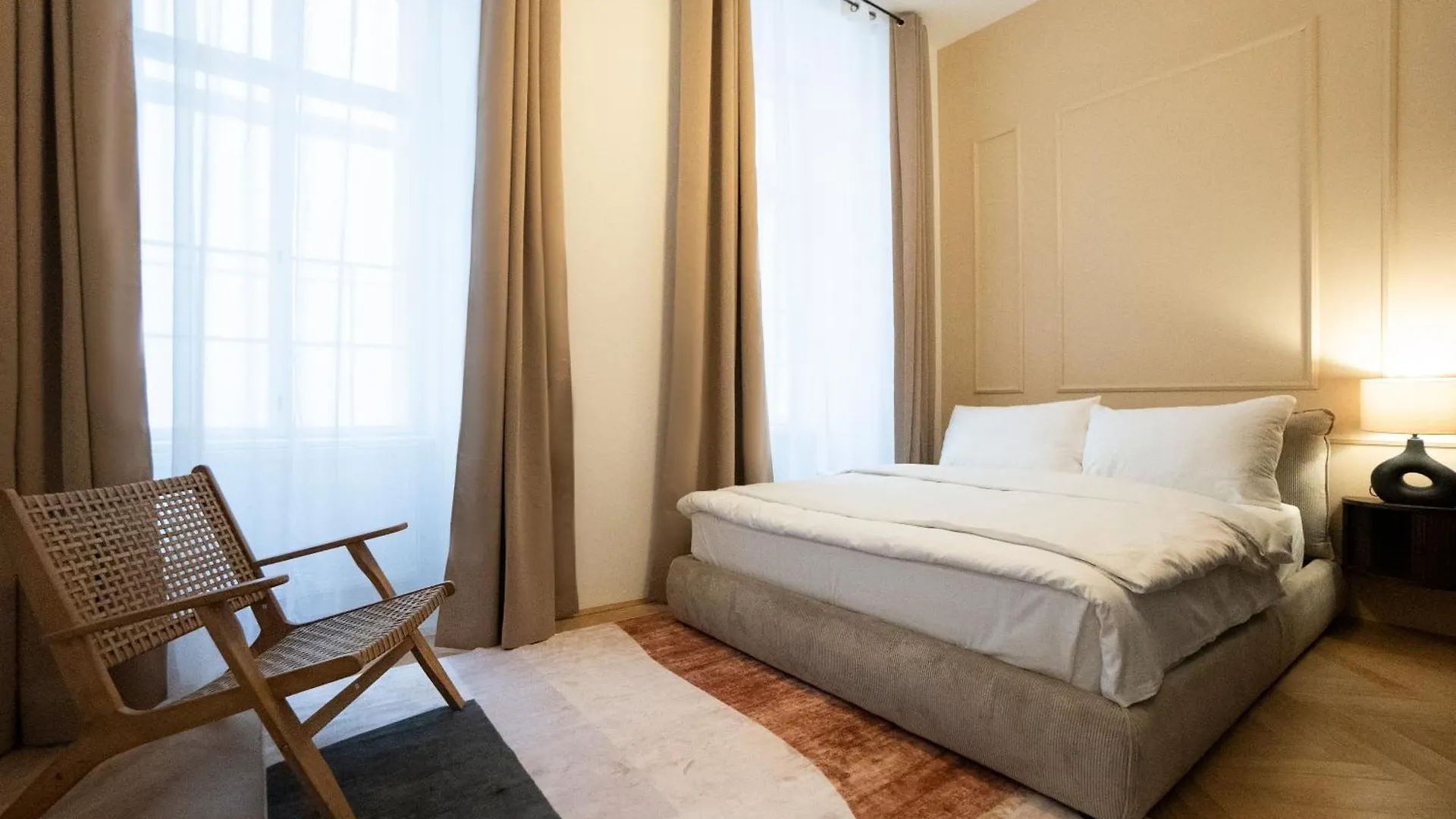 Elegant 2Br Apt Near Parliament, Self 24H Check-In Vienna 0*,  Austria