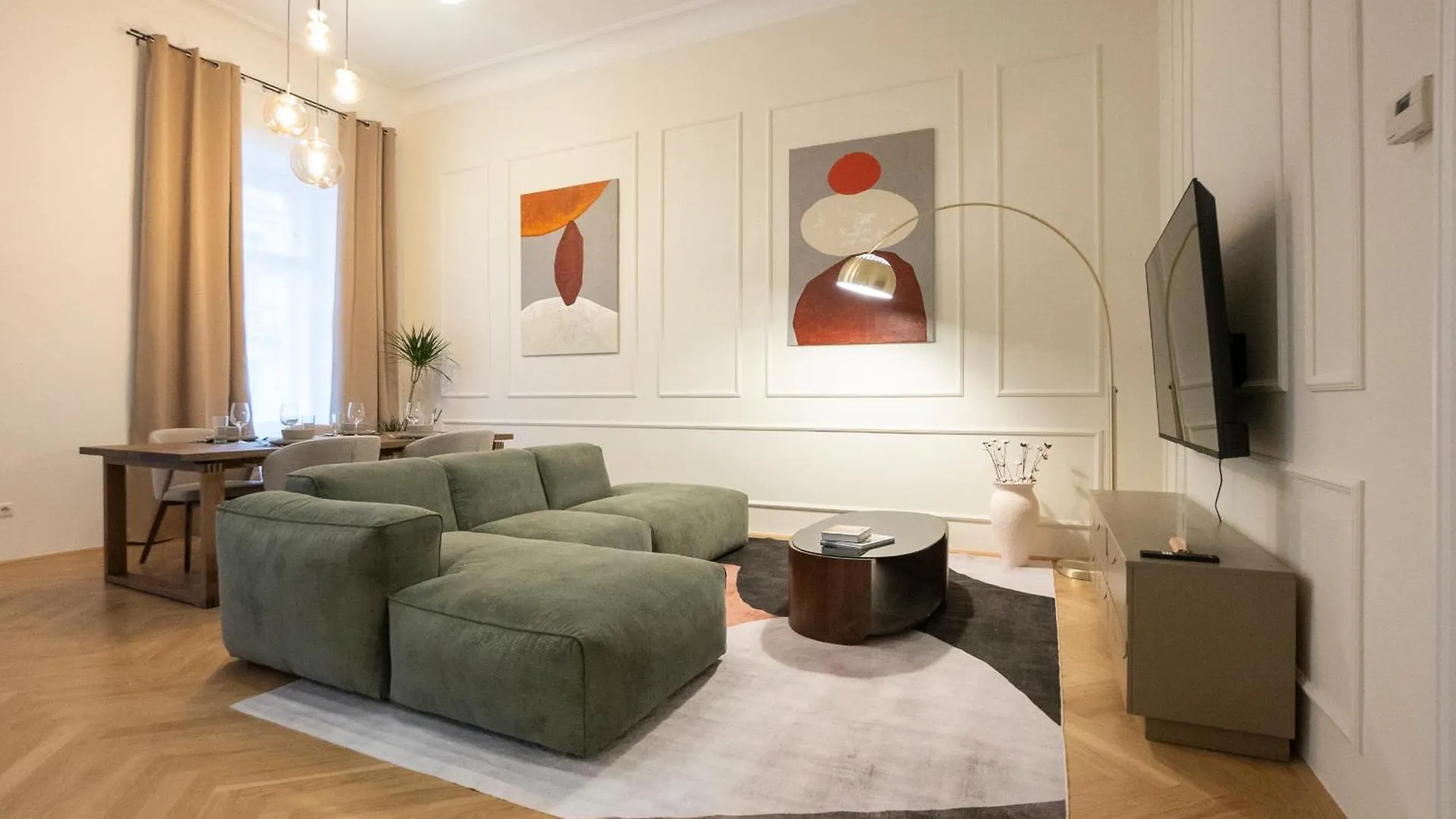Elegant 2Br Apt Near Parliament, Self 24H Check-In Vienna