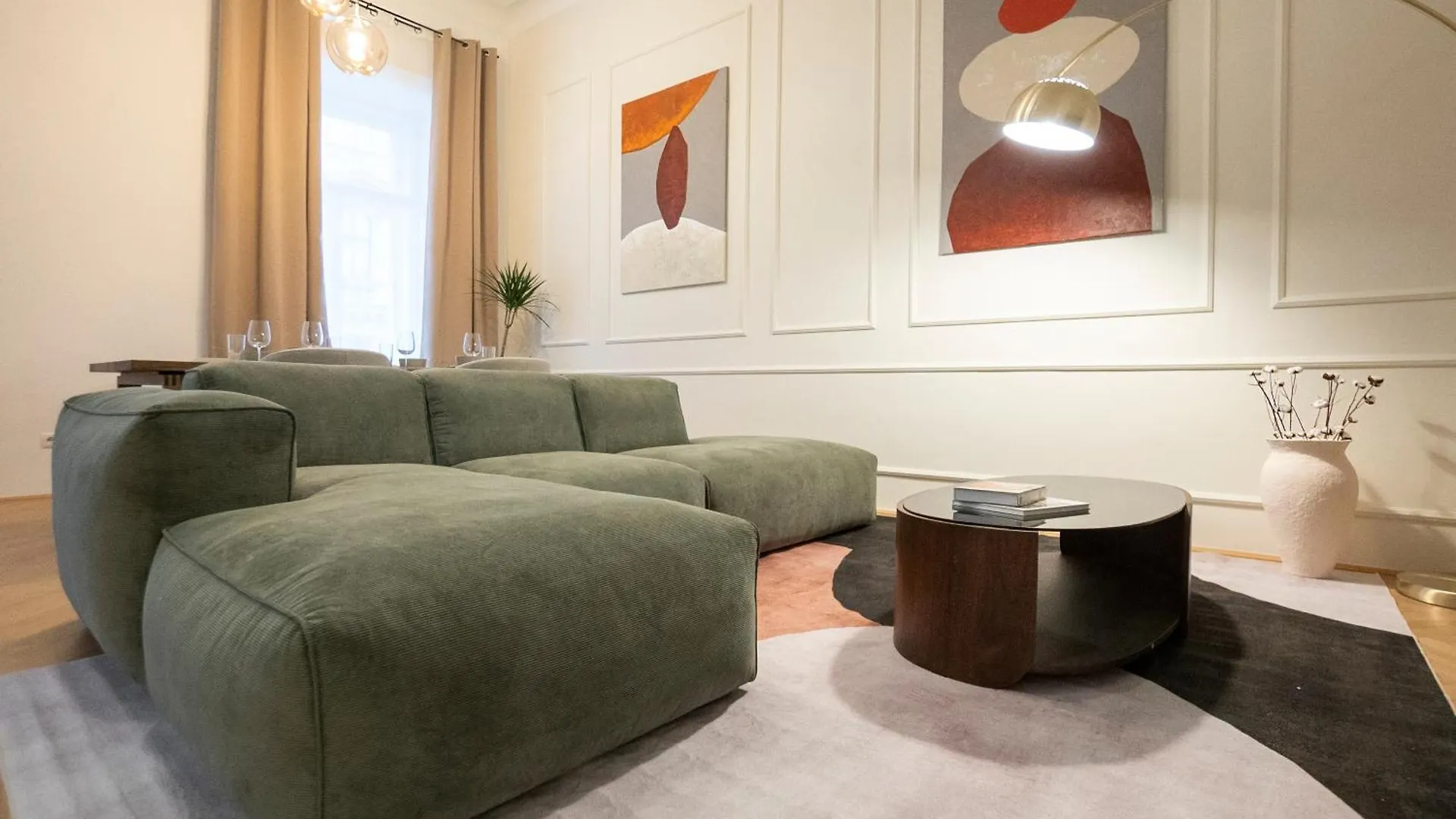 Elegant 2Br Apt Near Parliament, Self 24H Check-In Vienna 0*,  Austria